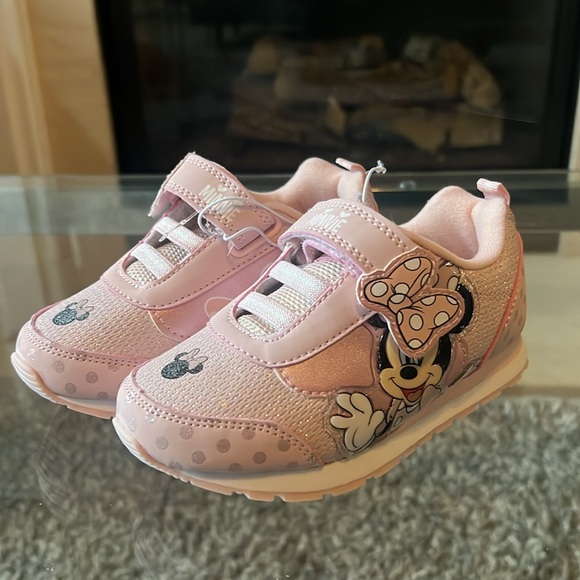 NWT Disney Minnie Mouse Pink Light Up Sneakers, 10 - Picture 2 of 6
